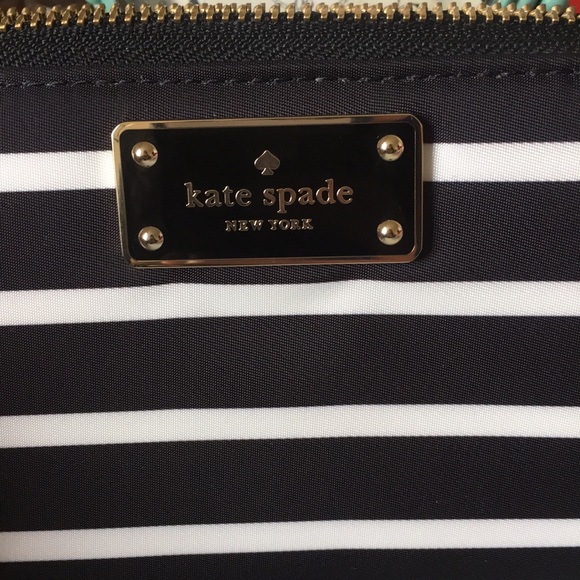 Moving sale! Kate Spade ♠️ neda wallet - Picture 8 of 8